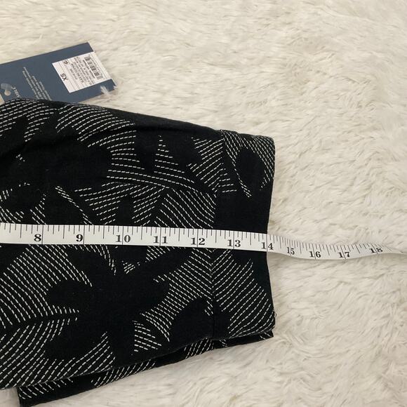 Universal Thread Dark Floral Linen/Rayon Smocked Back Crop Top - XS - NEW - Picture 10 of 10